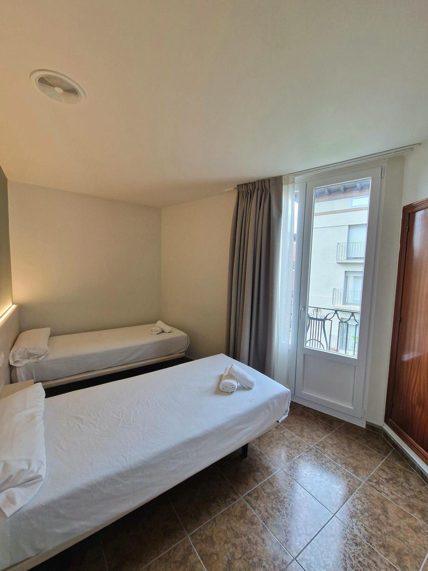 Hostal Rugaca Huesca Kültér fotó