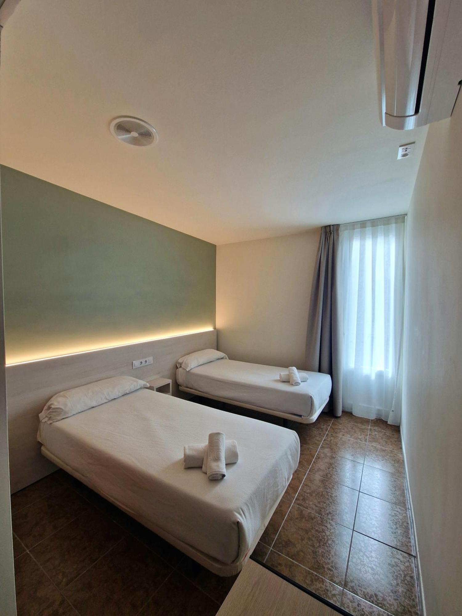 Hostal Rugaca Huesca Kültér fotó