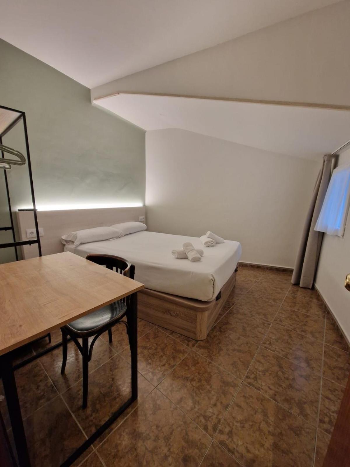 Hostal Rugaca Huesca Kültér fotó