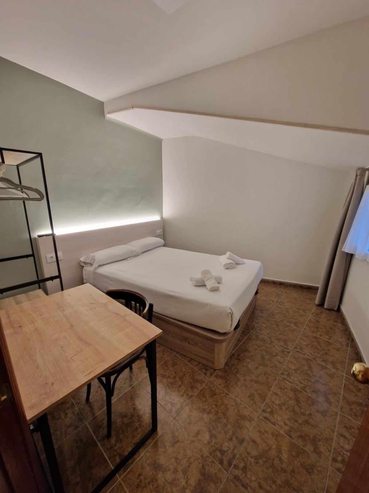 Hostal Rugaca Huesca Kültér fotó